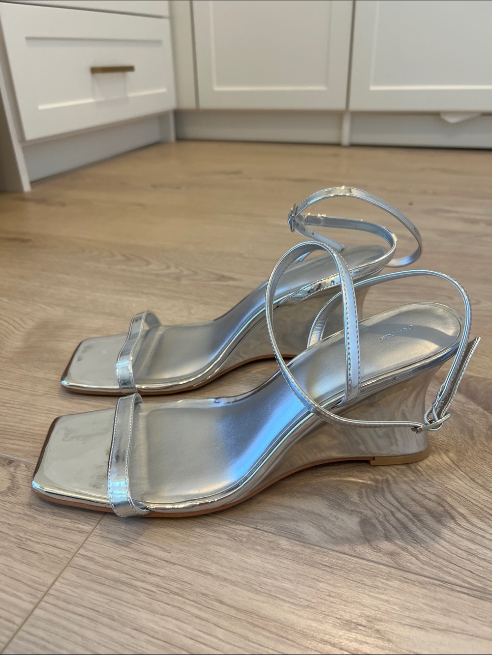 OAK + FORT Silver Metallic Ankle-Strap Wedge Sandals